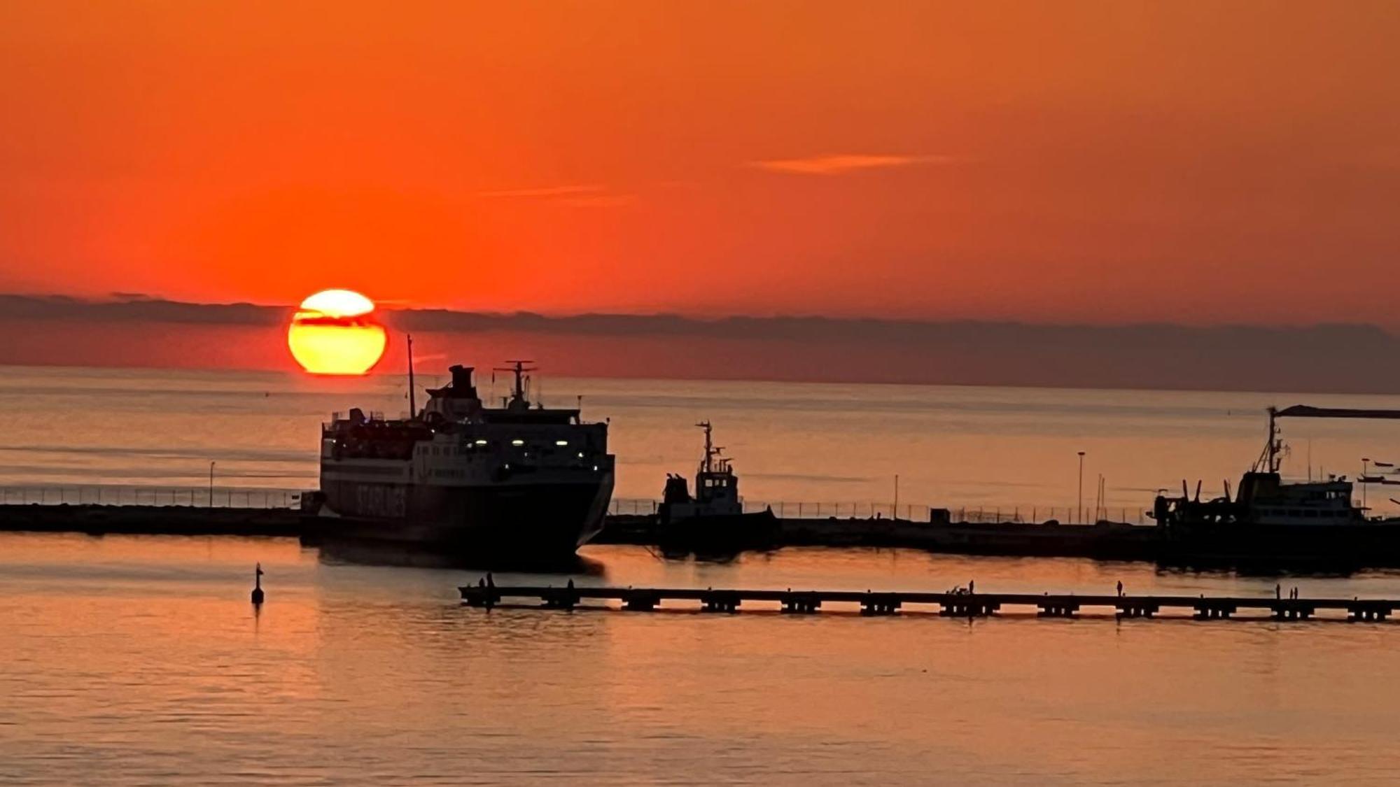 Marina Premium Hotel & Apartment Vlorë 外观 照片
