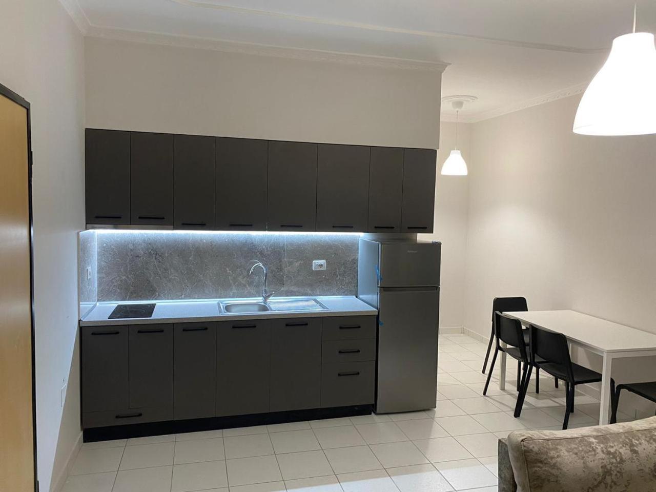 Marina Premium Hotel & Apartment Vlorë 外观 照片